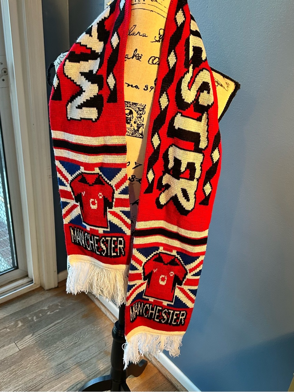 Manchester soccer club Scarf - Picture 8 of 9